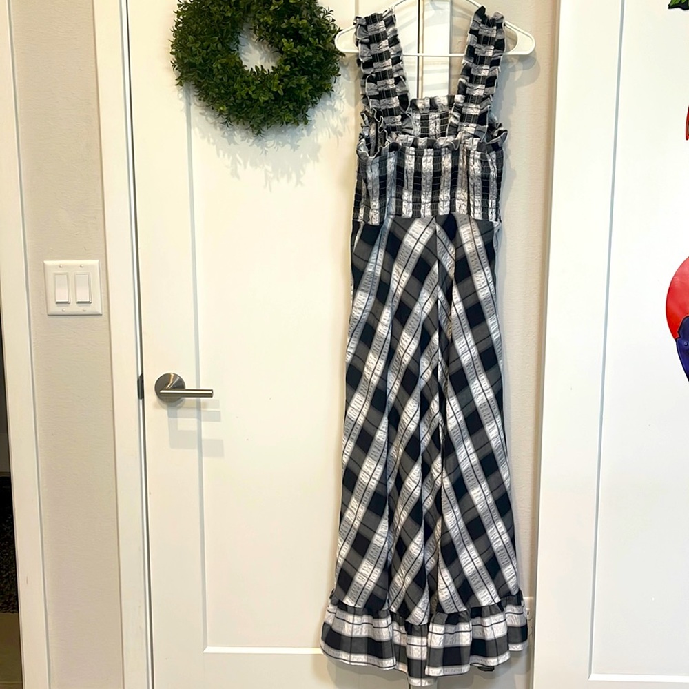 Super cute fall dress elastic bust worn once